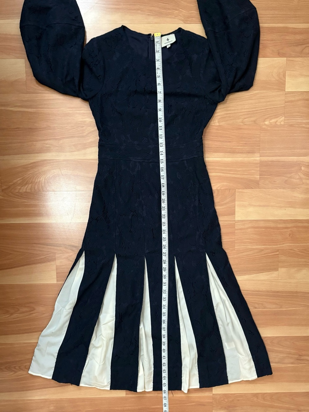 Tuckernuck Navy Blue Floral Lace Cristiana Pleated Dress Size XS Cocktail Formal - Picture 9 of 16